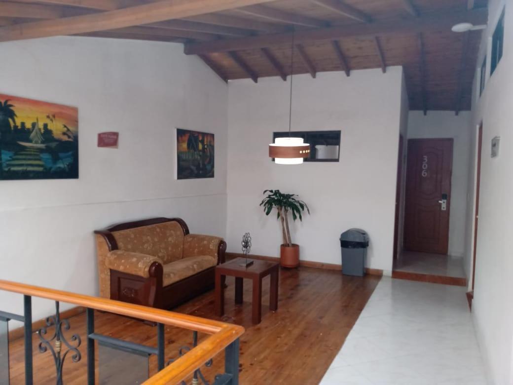 Hotel Brisas Меделин Екстериор снимка
