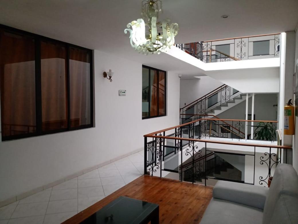 Hotel Brisas Меделин Екстериор снимка