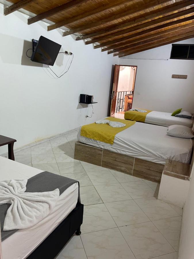 Hotel Brisas Меделин Екстериор снимка