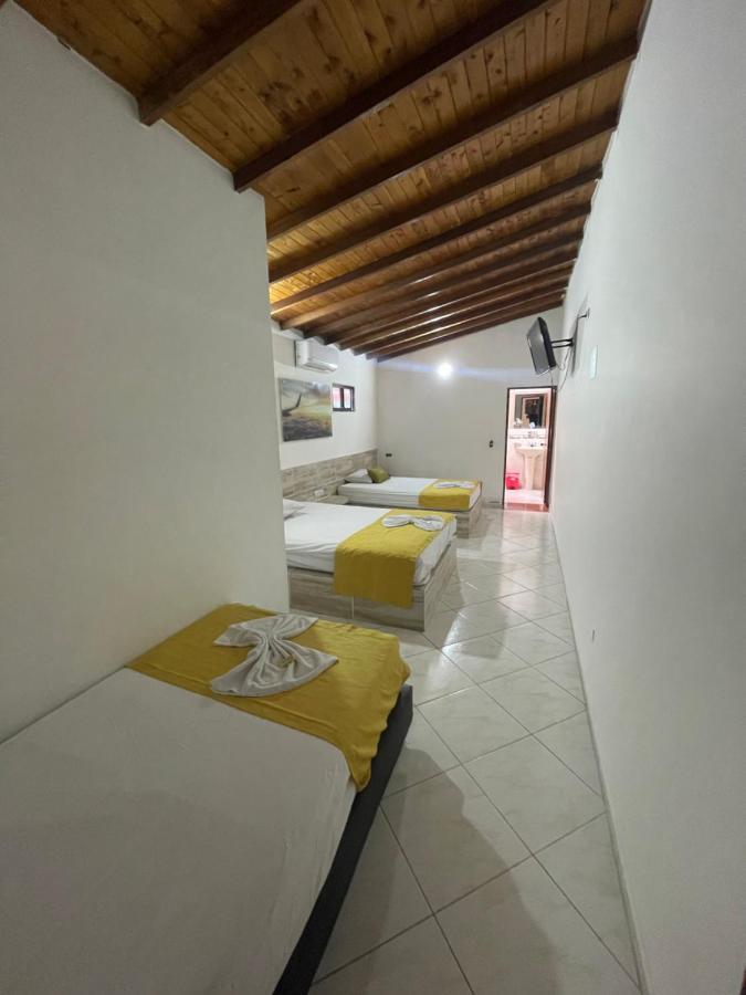 Hotel Brisas Меделин Екстериор снимка
