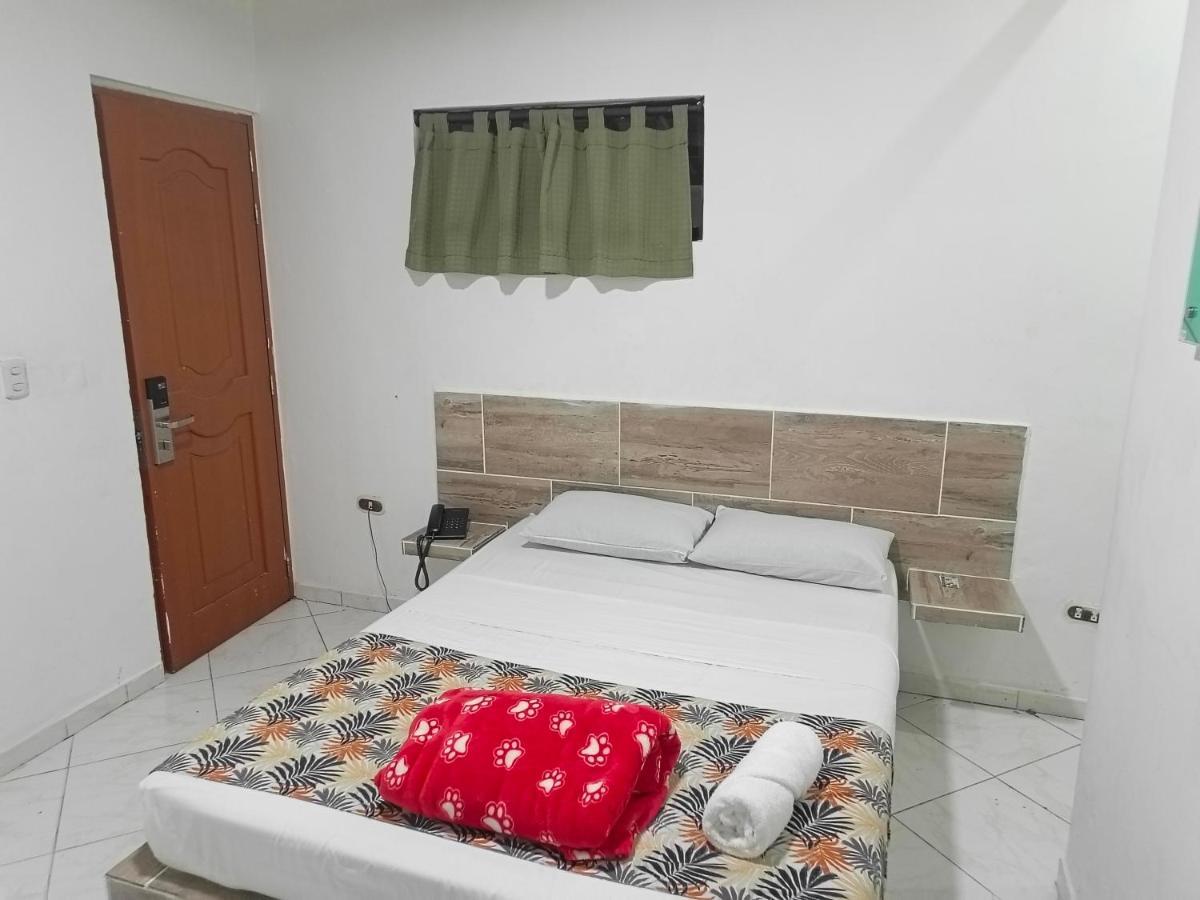 Hotel Brisas Меделин Екстериор снимка