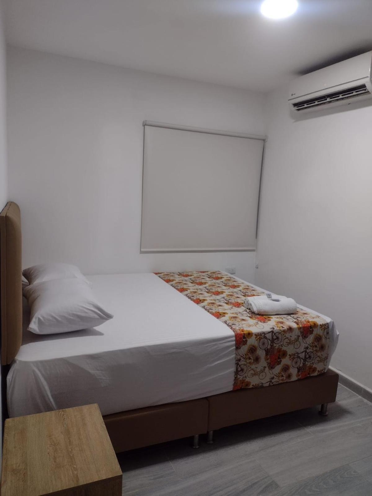 Hotel Brisas Меделин Екстериор снимка